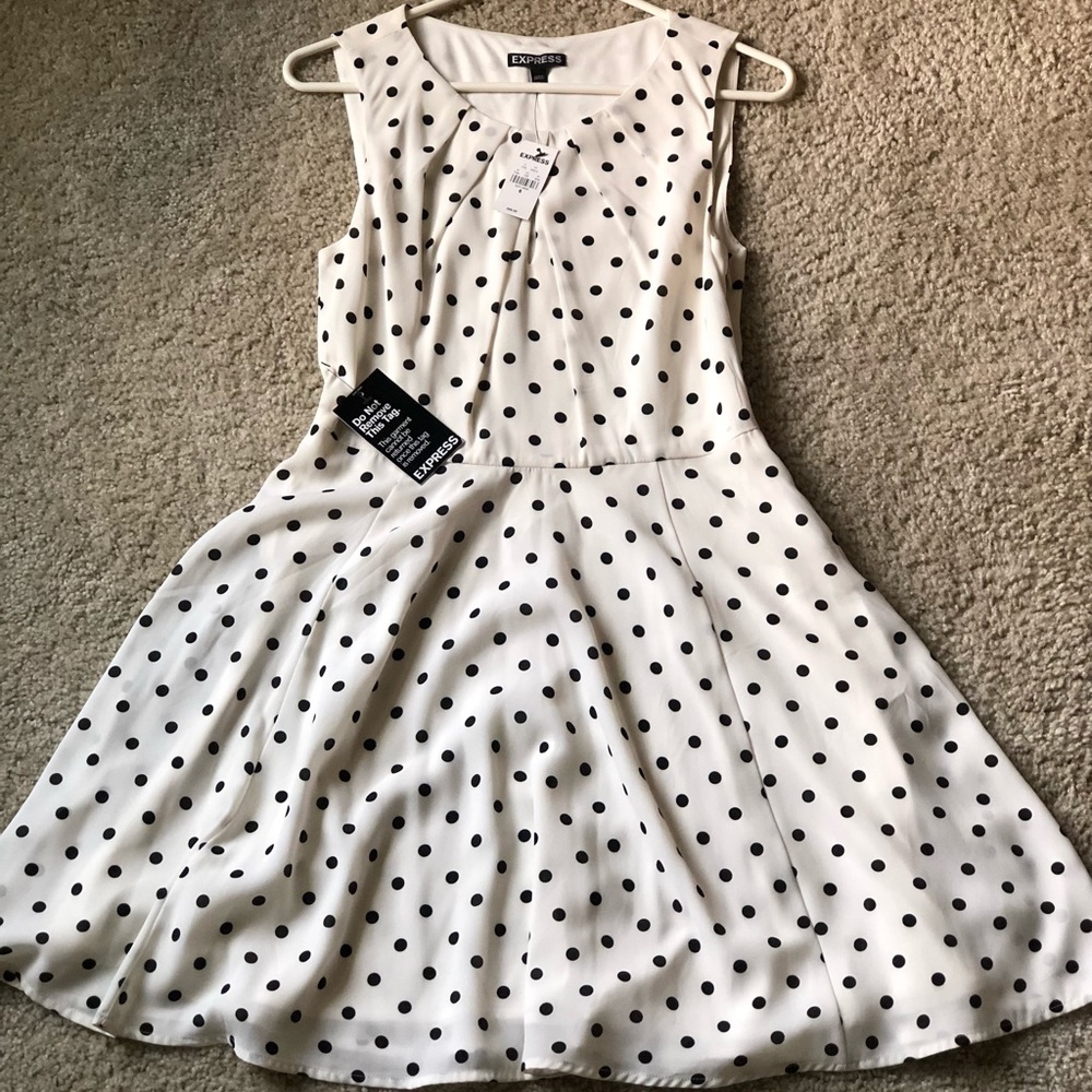 Black/white pok-a-dot dress - Size 6